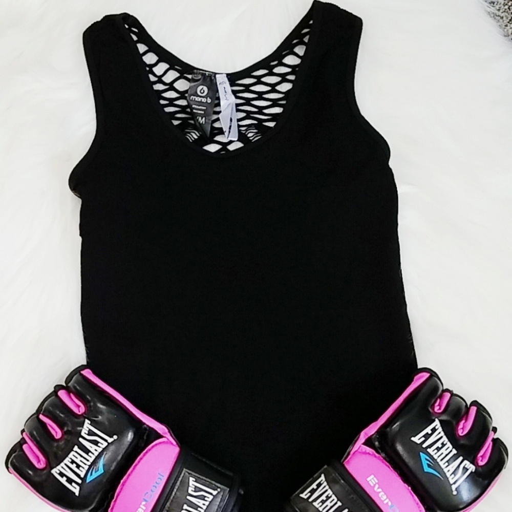 Last 1❗️S/M Black Ribbed Soft Workout Fishnet Tank - Picture 2 of 5